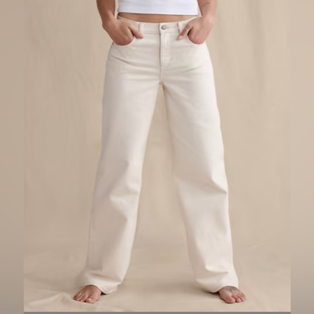 NEW- Banana Republic Cream Mid-Rise Loose Stovepipe Premium Denim Jeans
